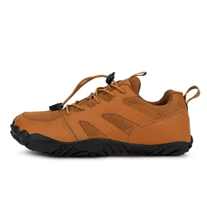 Ademende heren waterschoenen in tan met snelsluiting en robuuste rubberen antislipzool