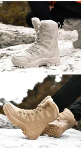 Detail van hoge winterschoenen met warme voering van imitatiebont en stevige rubberzool