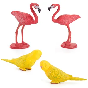 Set de figuritas de aves educativas con flamencos rosas y modelos de loros amarillos