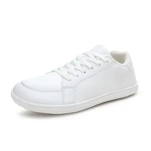Ademende witte barefoot schoenen voor heren met mesh bovenwerk en platte rubberen zool