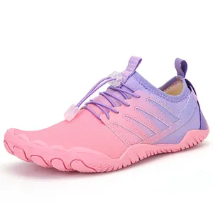 Scarpe acquatiche ad asciugatura rapida rosa e viola con suola in gomma antiscivolo