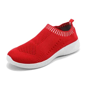 Damen-Slipper aus atmungsaktivem Mesh in Rot und Weiß mit elastischem Strickmaterial