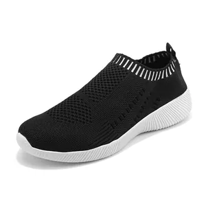 Schwarze atmungsaktive Strick-Sneaker für Damen mit elastischem Sockenkragen und weißer Sohle