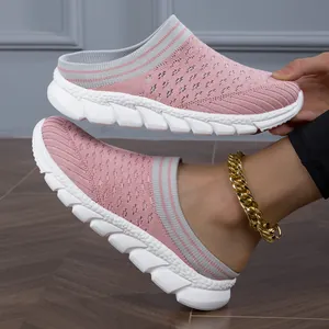 Atmungsaktive Strick-Mules für Damen in Rosa mit einer dicken weißen Polstersohle