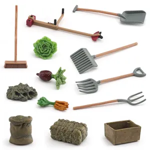 Set de granja en miniatura con cortacésped pala y accesorios decorativos realistas