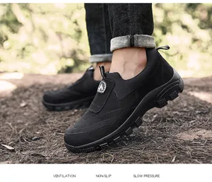 Details von Herren Slipper Outdoor-Schuhen in Schwarz mit rutschfester Gummisohle und Nähten