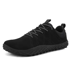 Sneaker minimaliste nere da uomo stile barefoot con suola in gomma e lacci intrecciati
