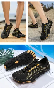 Dettaglio scarpe da scoglio uomo con rete traspirante e suola in gomma antiscivolo durevole