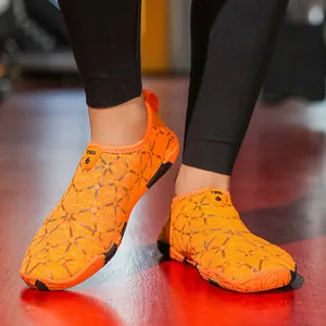 Zapatillas de senderismo naranja brillante transpirables para trekking al aire libre y agua