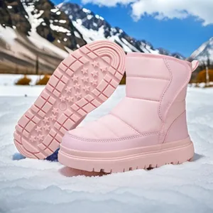 Bottes de neige roses pour enfants avec tige matelassée et semelle antidérapante en étoile