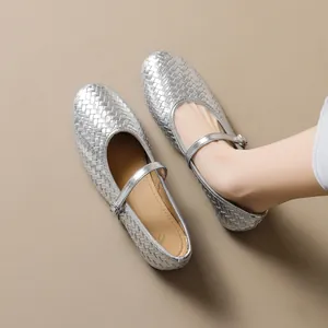 Ballerines Mary Jane Tissées Femmes Sangle à Boucle Chaussures Plates Confortables Dessus en Microfibre Bout Rond Style Français Argent Abricot Marron