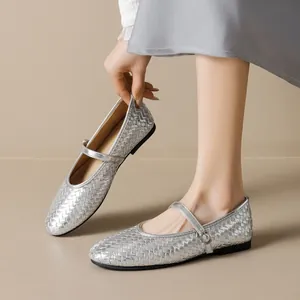 Ballerines Mary Jane tressées argentées avec bride et fini métallisé pour femme