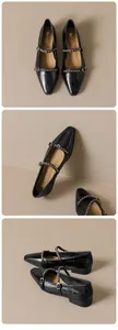 Dettaglio ballerine Mary Jane nere a punta con catena dorata e fibbia elegante