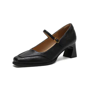 Escarpins Mary Jane rétro français noirs à talons épais et bout carré en cuir grainé