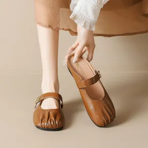 French style brown leather Mary Jane flat shoes with pleated toe and buckle strap