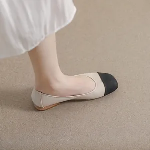 Chic two-tone cream and black square toe ballet flats in textured lychee leather