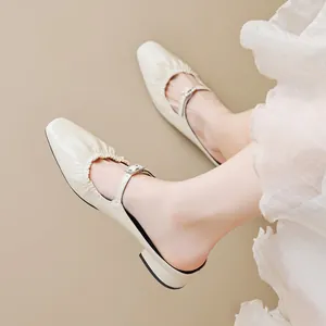 Ballerines Mary Jane crème à bout carré de style français avec bordure plissée chic