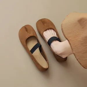 Vintage Wildleder Tabi Split Toe Mary Jane Flats Damen Retro Flacher Ausschnitt Braun Kaffee Flache Ballettschuhe Mit Elastischem Band