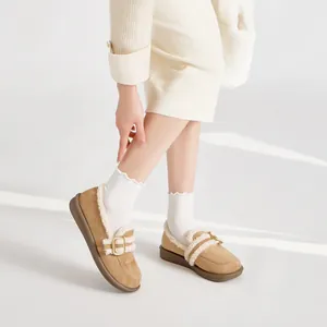 Camel Suede Plateau Birkenstock Schuhe mit weißem Kunstpelzfutter und Metallschnalle