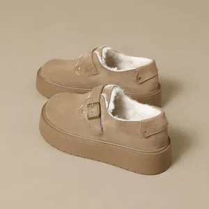Mocassini platform da donna cammello con fodera in peluche e fibbia in metallo