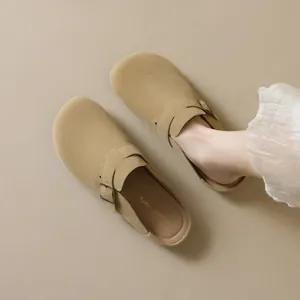 Mules da Donna in Camoscio Rétro Slipper Piatti a Punta Chiusa Con Fibbia in Metallo Regolabile Scarpe Comode Slip On Casual