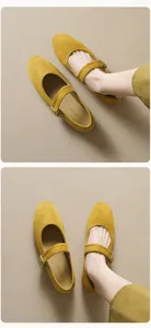 Détail de ballerines Mary Jane en daim jaune moutarde avec bride réglable