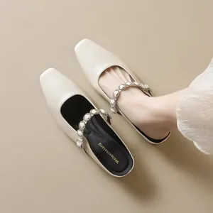 Damen Französisch Retro Mikrofaserleder Mules Elegant Eckige Zehenpartie Strass Perlen Dekor Niedriger Blockabsatz Mary Jane Hausschuhe