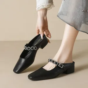 Elegante schwarze Mules mit Strass-Schnalle und bequemen Blockabsätzen für Damen