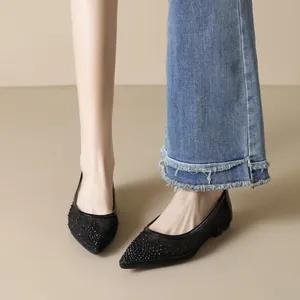 Eleganti ballerine nere a punta da donna con strass e tessuto mesh traspirante