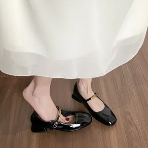 Klassieke zwarte lakschoenen Mary Jane met vierkante neus en lage blokhak dames