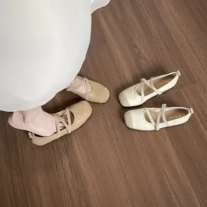 Ballerines Mary Jane à bout carré de style français avec brides croisées en kaki