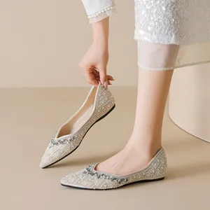 Ballerines de mariage pointues avec perles synthétiques et motifs en strass brillant