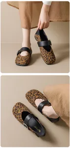 Détails des ballerines Mary Jane à imprimé léopard avec brides et boucles en métal