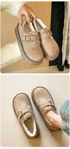 Détails de bottines compensées kaki avec doublure en laine bouclée et boucle métallique