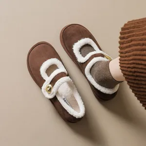Braune Mary Jane Schuhe aus Wildleder mit Plüschfutter und goldener Schnalle für Winter