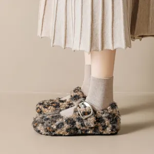 Scarpe Mary Jane in peluche leopardato con fibbia argentata per calore invernale