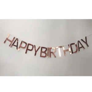 Roségoldene Happy Birthday Girlande mit metallischen Pailletten für Geburtstagsfeiern
