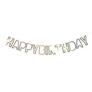 Glänzendes goldenes Happy Birthday Banner für elegante Partydekoration auf weißem Hintergrund