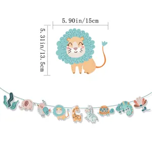 Vue détaillée de la guirlande d'animaux safari pastel avec dimensions du lion et girafe