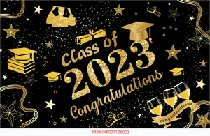 Detail van Class of 2023 banner met gouden glittertekst en afstudeerhoed elementen
