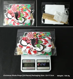 Detailansicht des 28-teiligen Weihnachts-Foto-Requisiten-Sets mit Stäben und Klebepunkten