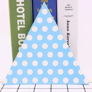 Bandierine triangolari azzurre a pois bianchi per decorazioni di compleanni per bambini
