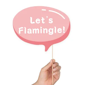 Accessorio foto Let's Flamingle rosa con bastoncino in legno per feste estive hawaiane