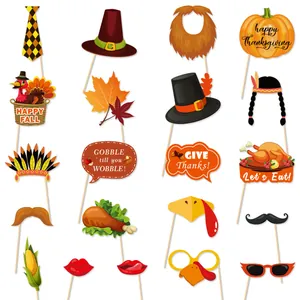 Détail de 20 accessoires photo de Thanksgiving avec motifs de dinde et citrouille festifs