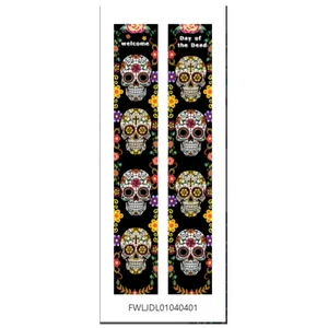 Détails de bannières du Jour des Morts avec têtes de mort colorées et motifs floraux