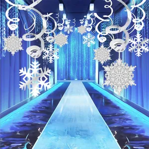Decorazioni natalizie a spirale con fiocchi di neve argentati per feste invernali