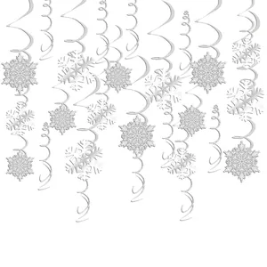 Dettaglio di fiocchi di neve argentati a spirale con finitura glitterata per decoro