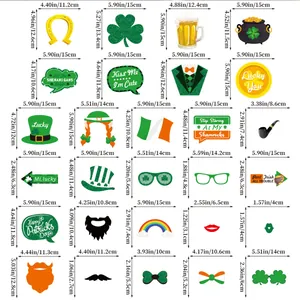 Set de 30 accessoires photo St Patrick avec chapeaux trèfle et lunettes de fête