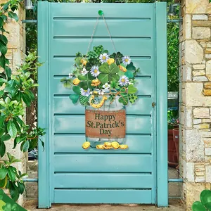 Décoration de porte Saint-Patrick avec trèfles et pièces d'or dans un design de bocal