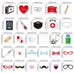 Tableau des tailles pour 28 accessoires photo de remise diplôme médical avec mesures